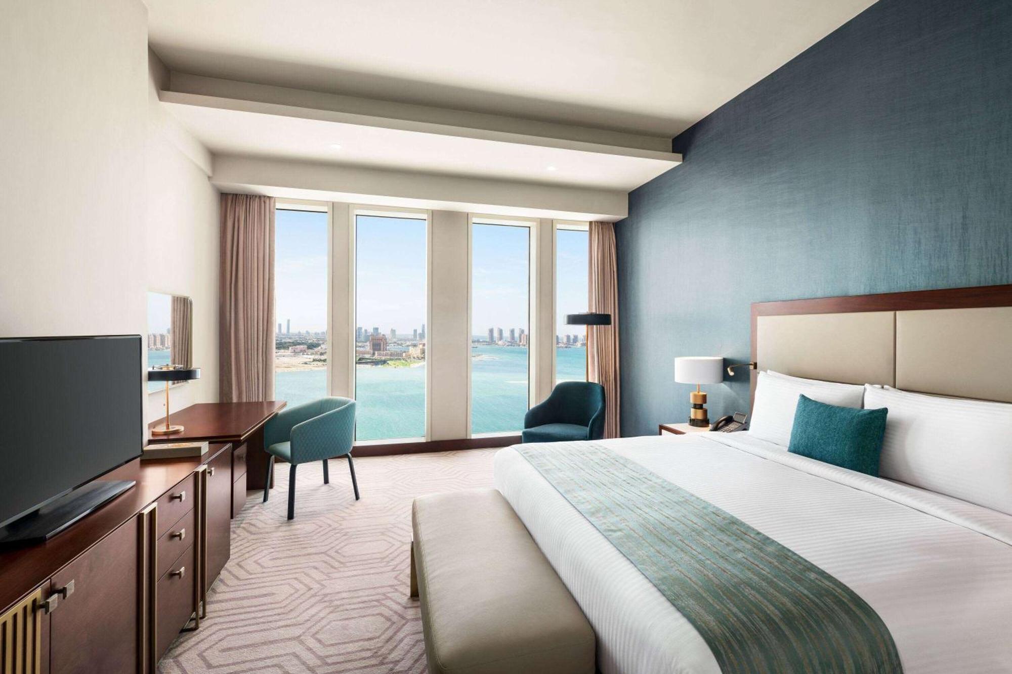 Wyndham Grand Doha West Bay Beach Exterior foto A guest room at the hotel